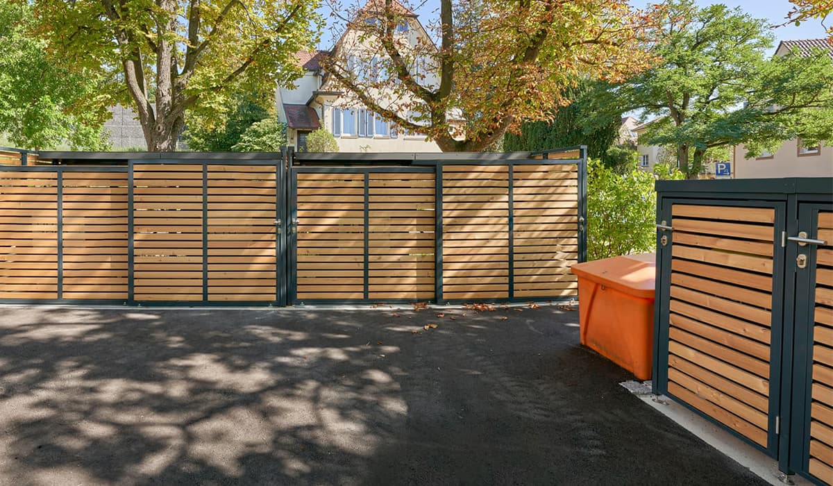<b>Mülltonnen-Box mit Schiebetür</b>